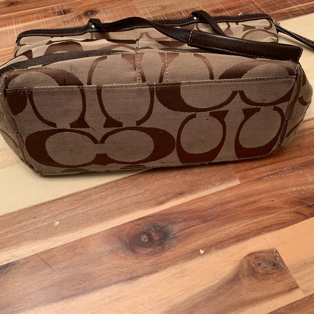 Authentic Coach medium signature C purse